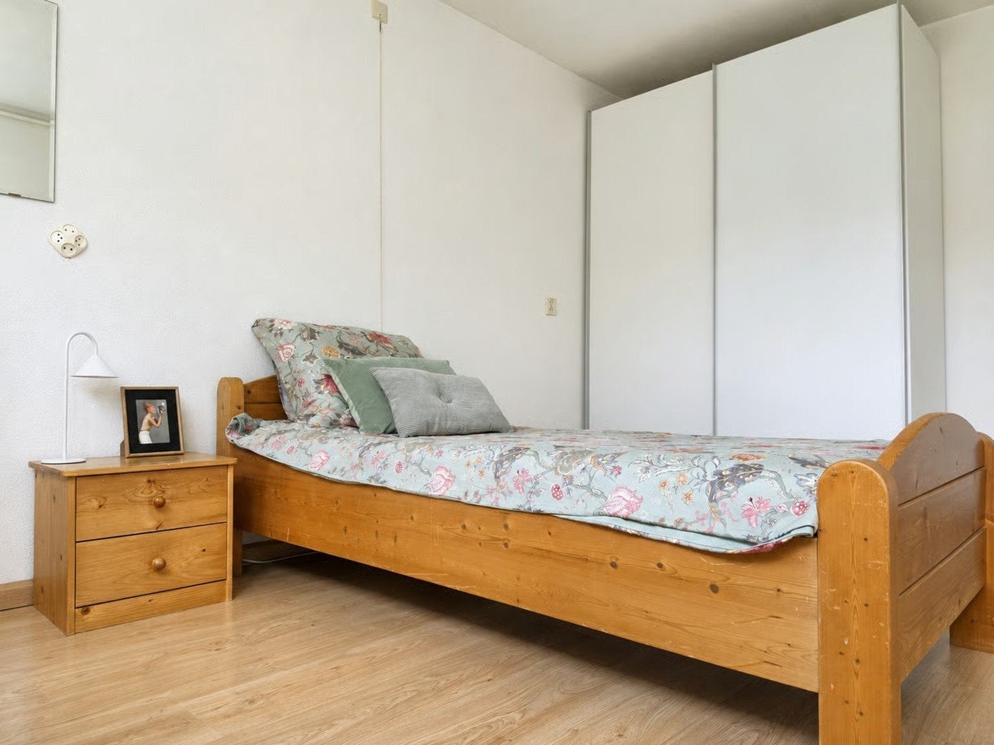 Houten nachtkastje/bijzettafel - Licht eiken, Huis en Inrichting, 45 tot 60 cm, Gebruikt, Modern, Scandinavisch, Ophalen of Verzenden