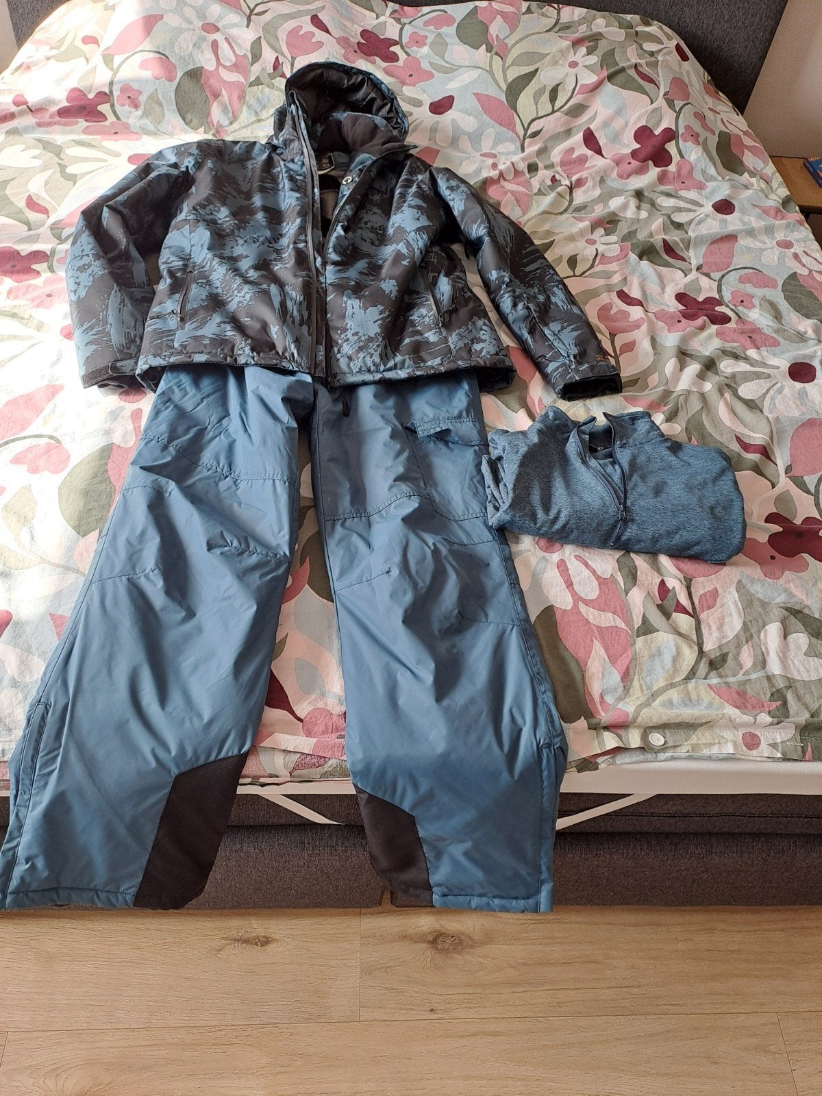 Mountain Peak wintersportkleding complete set, Ophalen
