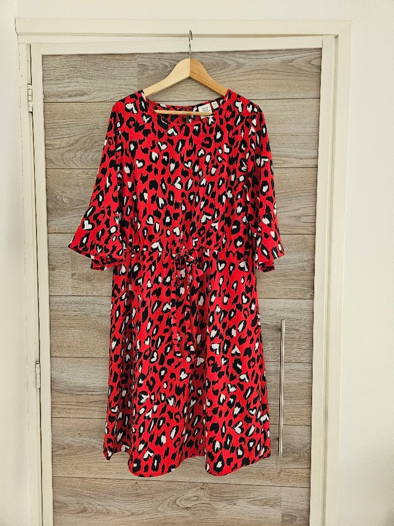 rode jurk met zwart met witte hartjes maat 44-46, Kleding | Dames, Maat 42/44 (L), Ophalen of Verzenden, Zo goed als nieuw, Rood