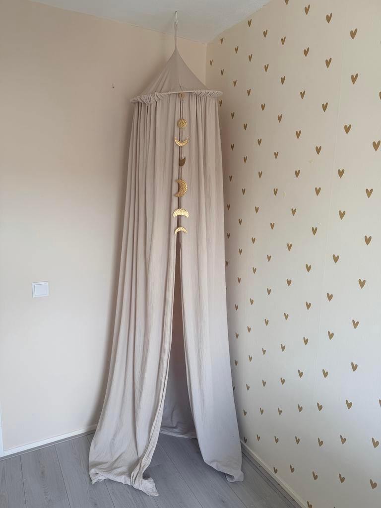 Handgemaakte beige klamboe met hanger voor kinderkamer, Ophalen of Verzenden, Zo goed als nieuw, Klamboe