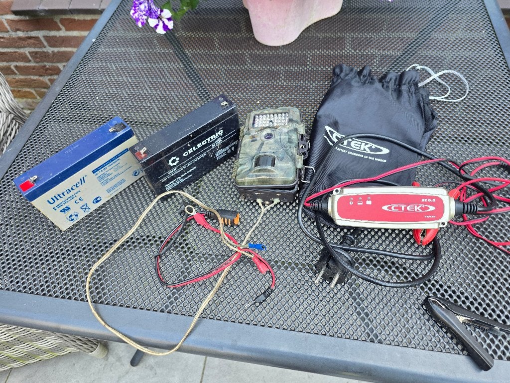 Ctec acculader, accu's en wildcamera, Ophalen of Verzenden, Gebruikt, Toebehoren