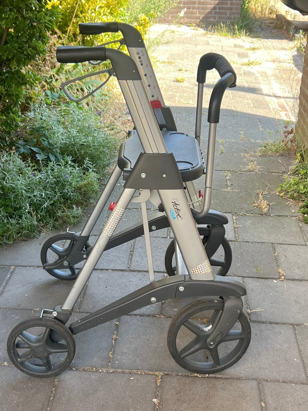Lichtgewicht rollator, Diversen, Rollators, Ophalen, Lichtgewicht, Zo goed als nieuw