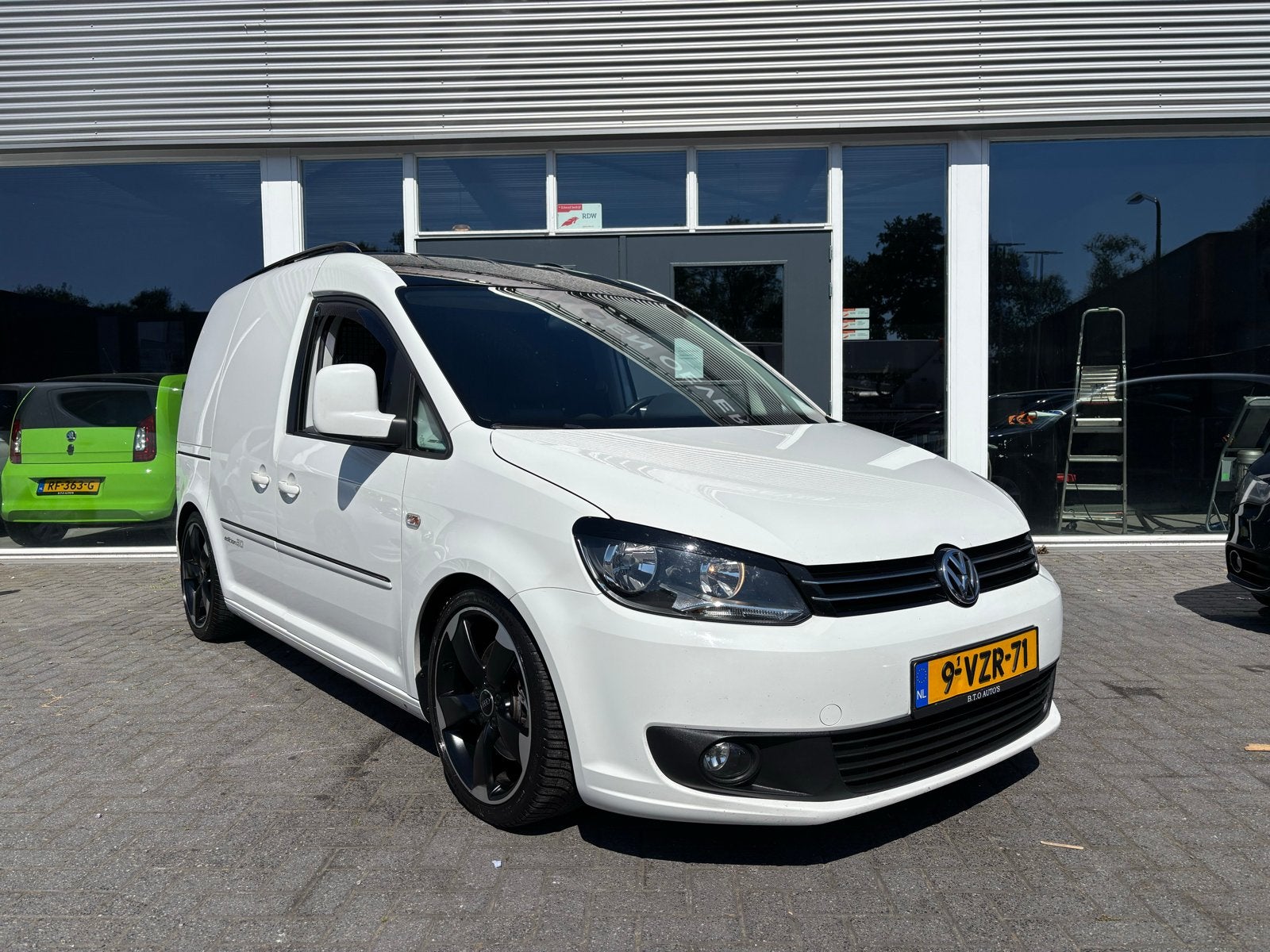 Volkswagen Caddy Edition 30 met 205 PK, marge auto, Euro 5, Zwart, 4 cilinders, Volkswagen