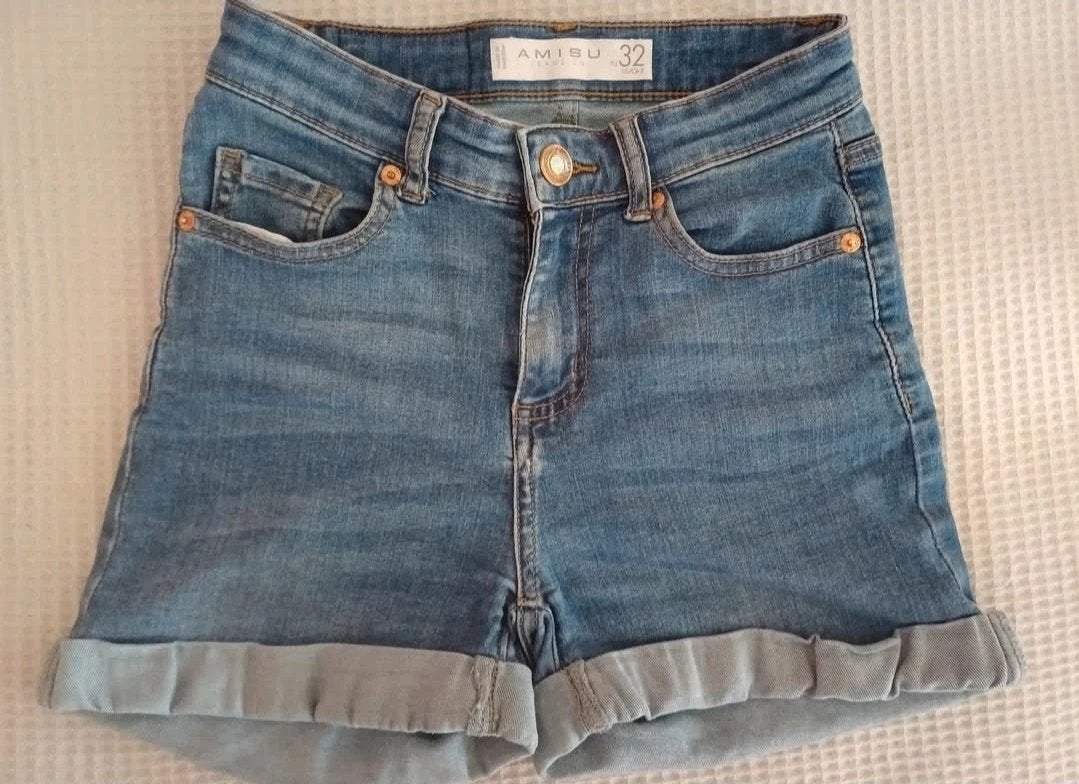 Amisu Jeans Short Maat 32 XXS, Blauw, Ophalen of Verzenden, Zo goed als nieuw, W27 (confectie 34) of kleiner