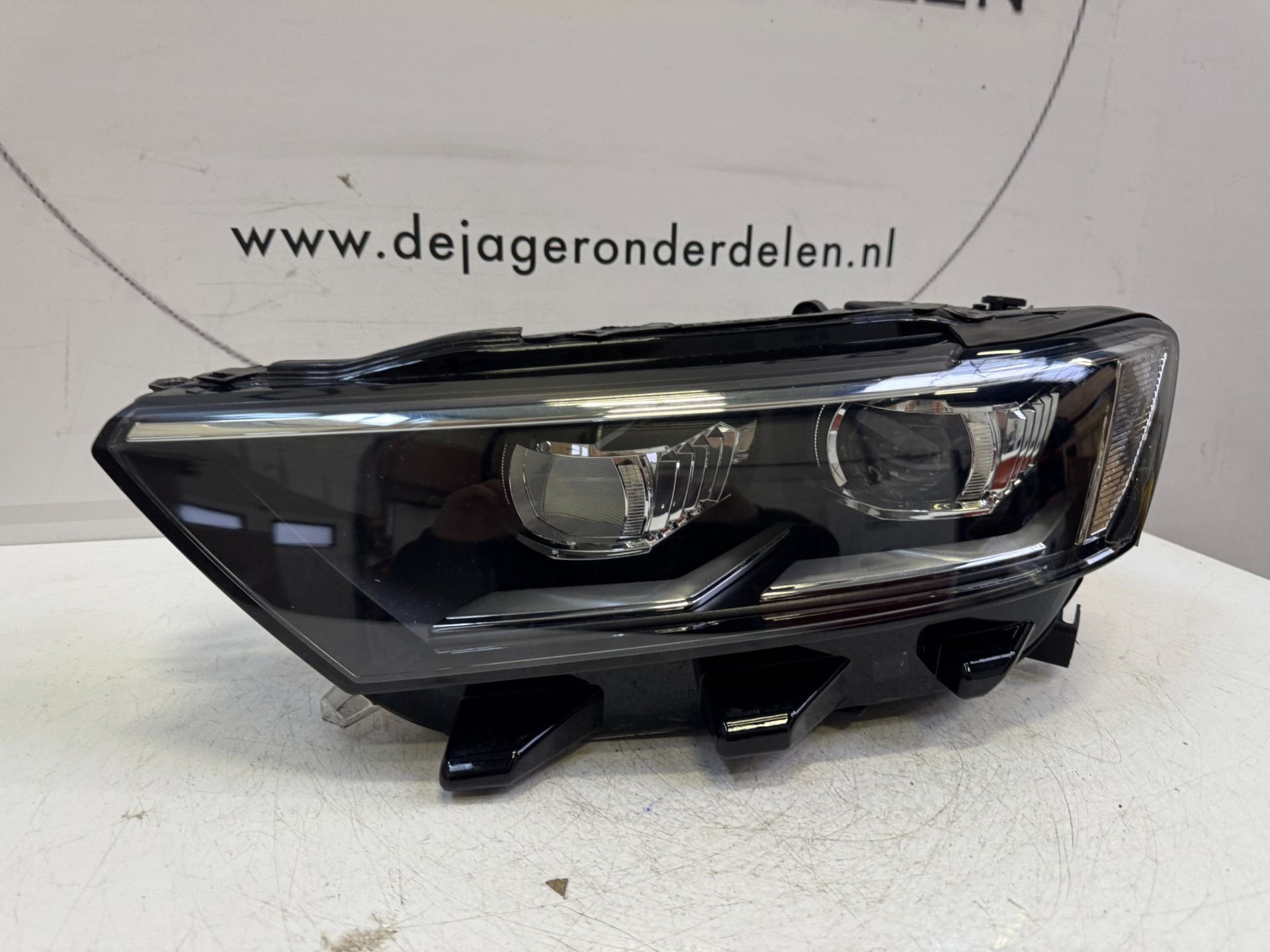VW T-ROC TROC T ROC VOL LED KOPLAMP LINKS 2GA941035P, Gebruikt, Volkswagen, Volkswagen AG, Berliner Ring 2
38440  Wolfsburg, DE