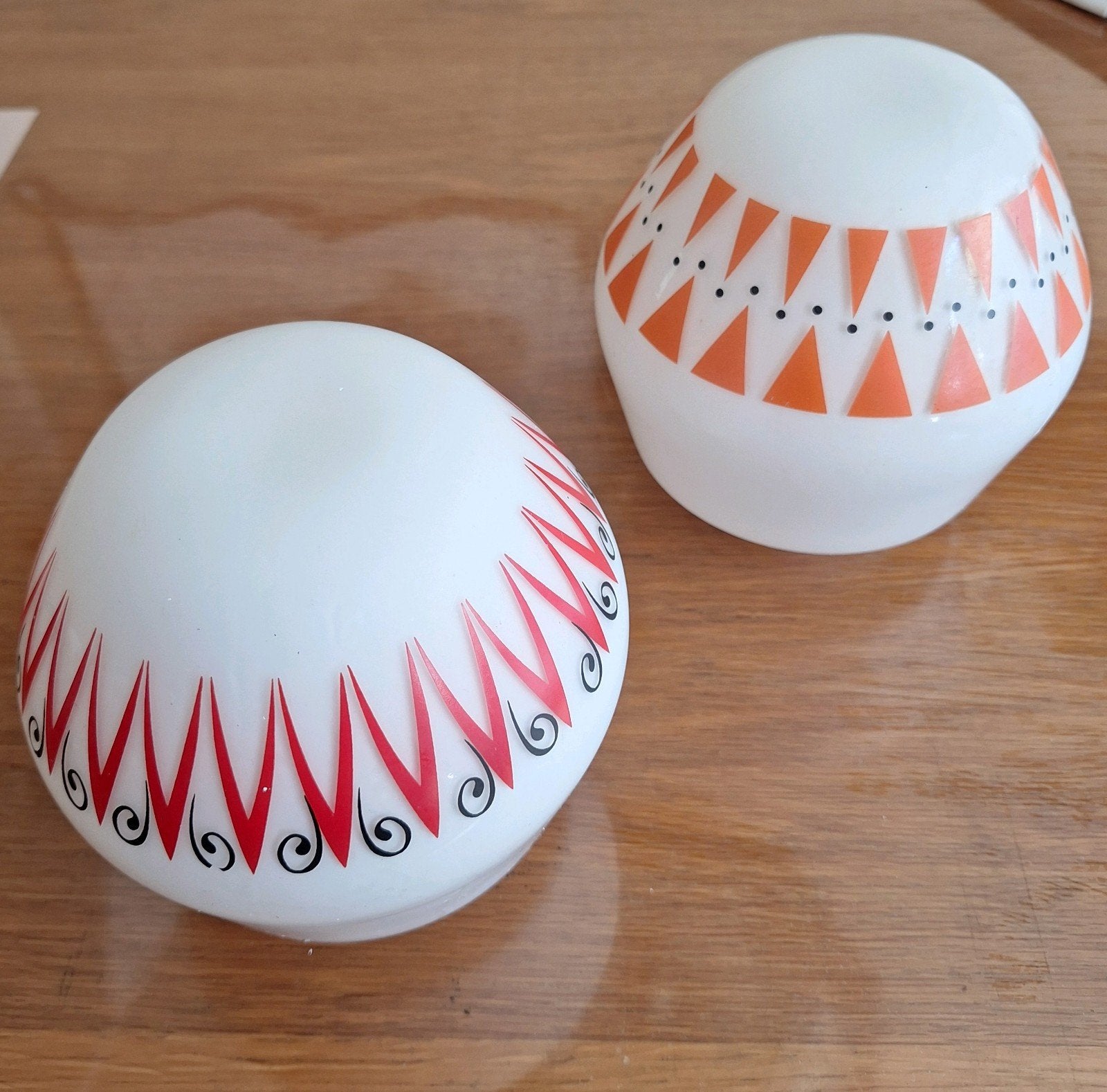 Lamp, bol  plafonniere, oranje, wit,  vintage, retro, Ophalen of Verzenden, Gebruikt, Keramiek, Overige stijlen