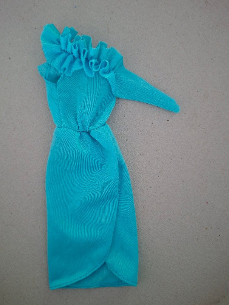 barbie vintage fashion fun dress blue 1985, Verzamelen, Poppen, Ophalen of Verzenden, Zo goed als nieuw, Kleertjes