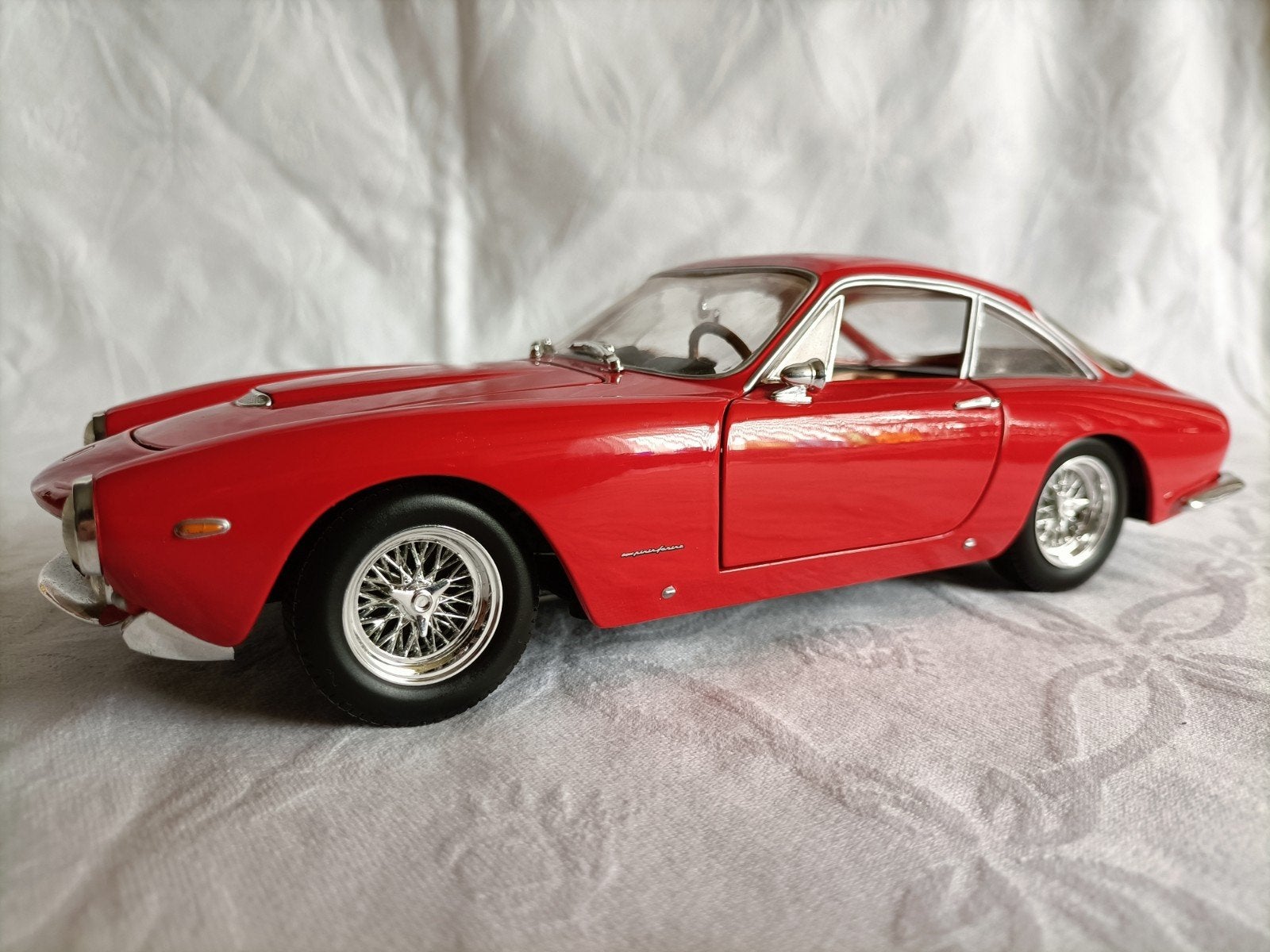 Hot Wheels Ferrari 250GT Berlinetta 1:18 modelauto, Hobby en Vrije tijd, Modelauto's | 1:18, Ophalen of Verzenden, Zo goed als nieuw