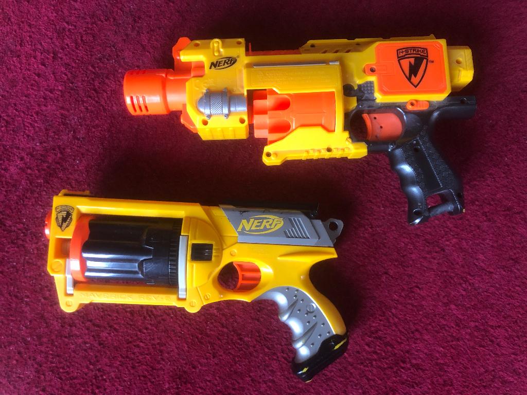 Nerf guns, 2 stuks op batterijen zonder bullets, Ophalen of Verzenden, Zo goed als nieuw