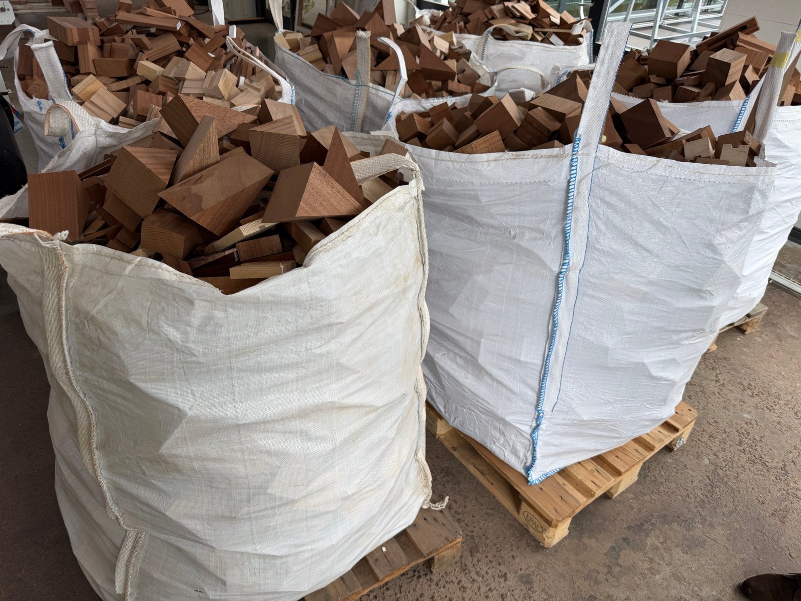 Bigbags 100% hardhout: droog haardhout / brandhout, Tuin en Terras, 3 tot 6 m³, Ophalen, Overige houtsoorten, Blokken