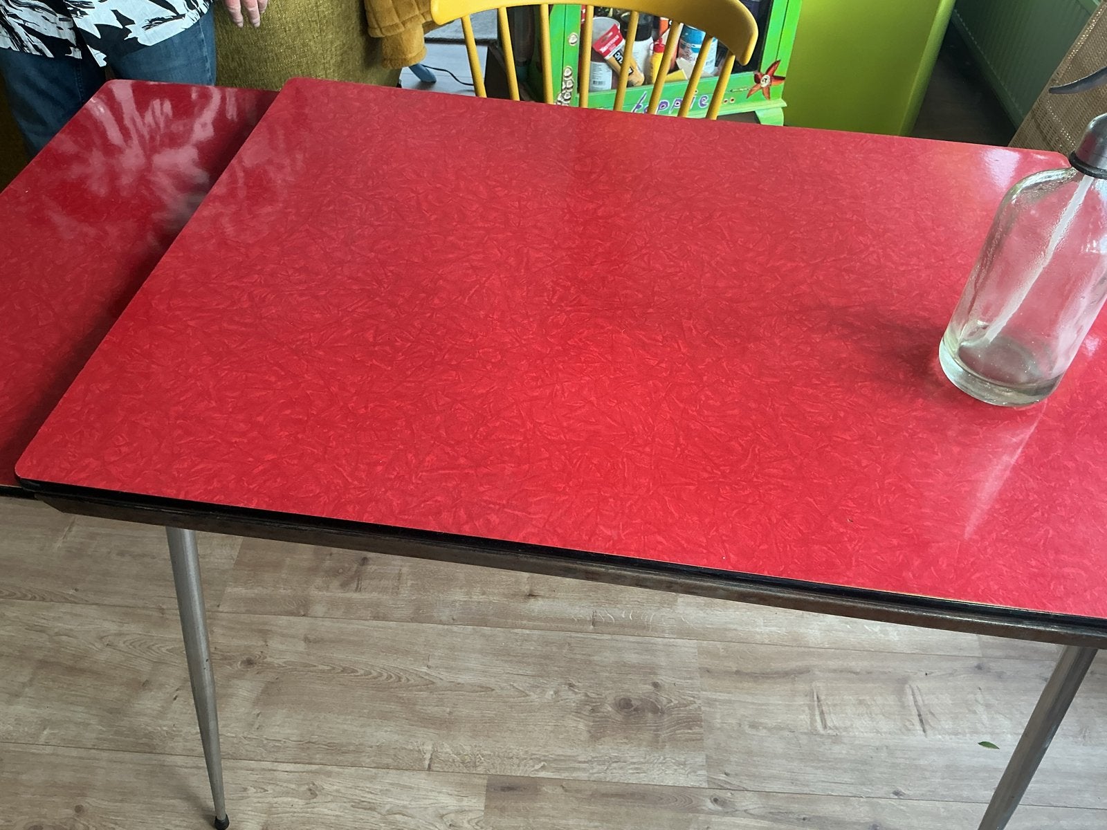 Vintage uitschuifbare keukentafel rood formica, Huis en Inrichting, Tafels | Eettafels, Ophalen, Gebruikt, 100 tot 150 cm, 50 tot 100 cm