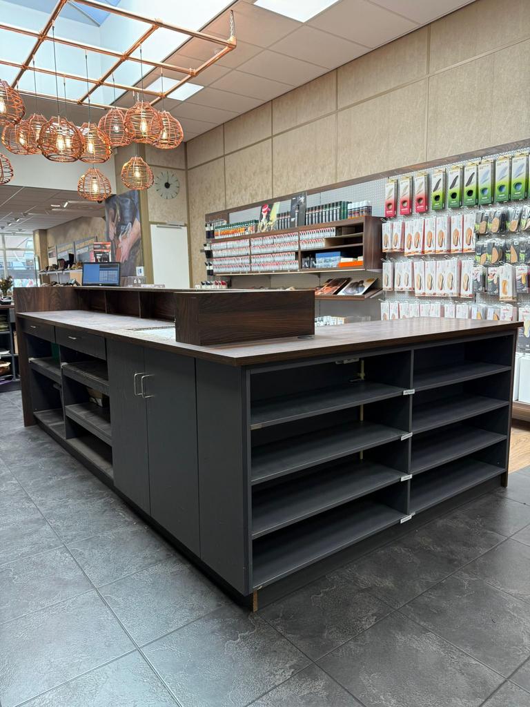 Werkbank/ Toonbank, Ophalen