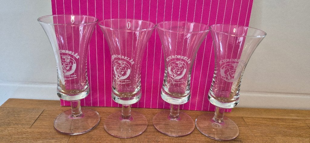 4 schrobbeler borrel glaasjes, Ophalen of Verzenden, Aardewerk, Overige stijlen, Glas of Glazen