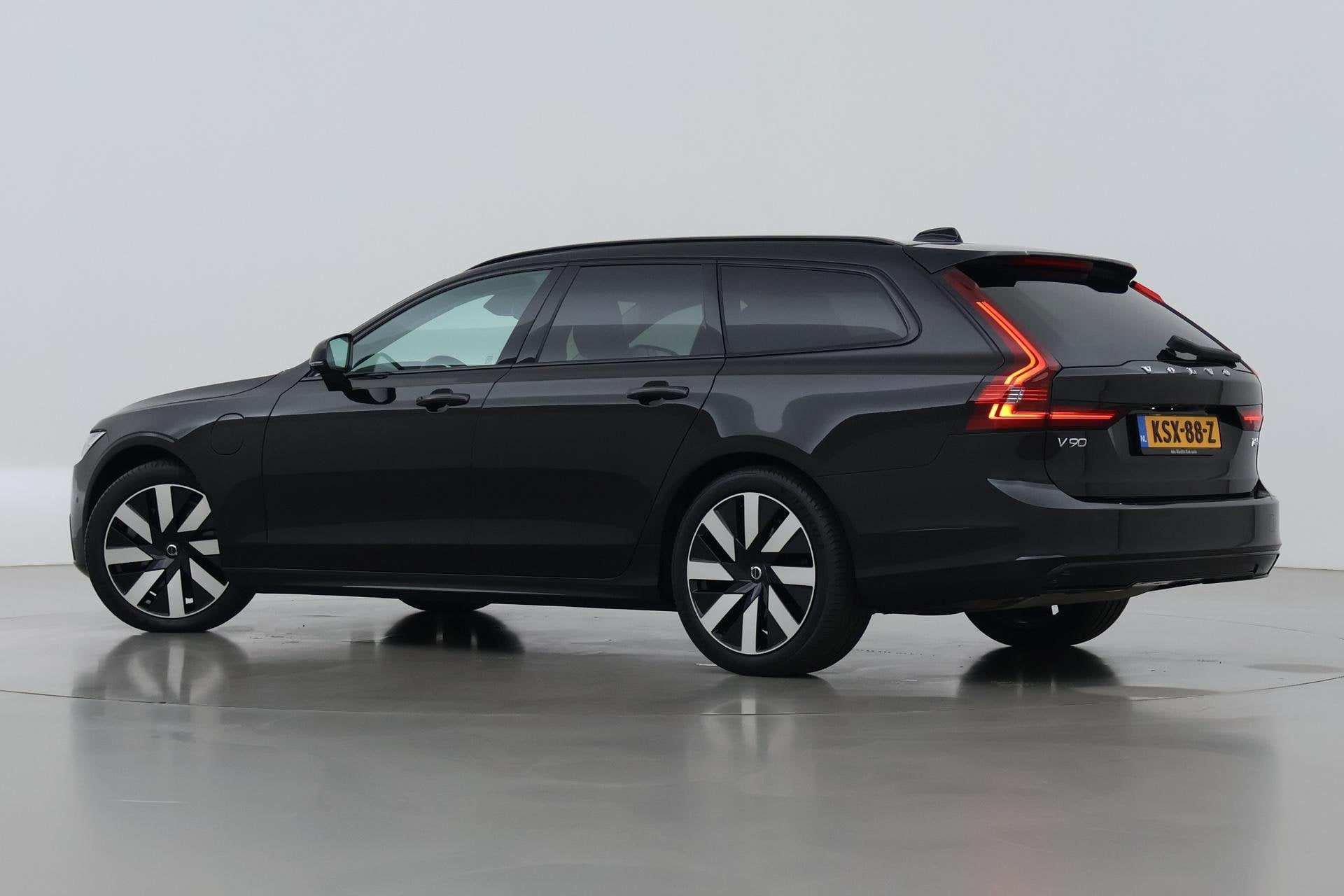 Volvo V90 T8 Plus Dark | ACC | 360 Camera | Harman/Kardon, Automaat, Euro 6, 4 cilinders, 1969 cc
