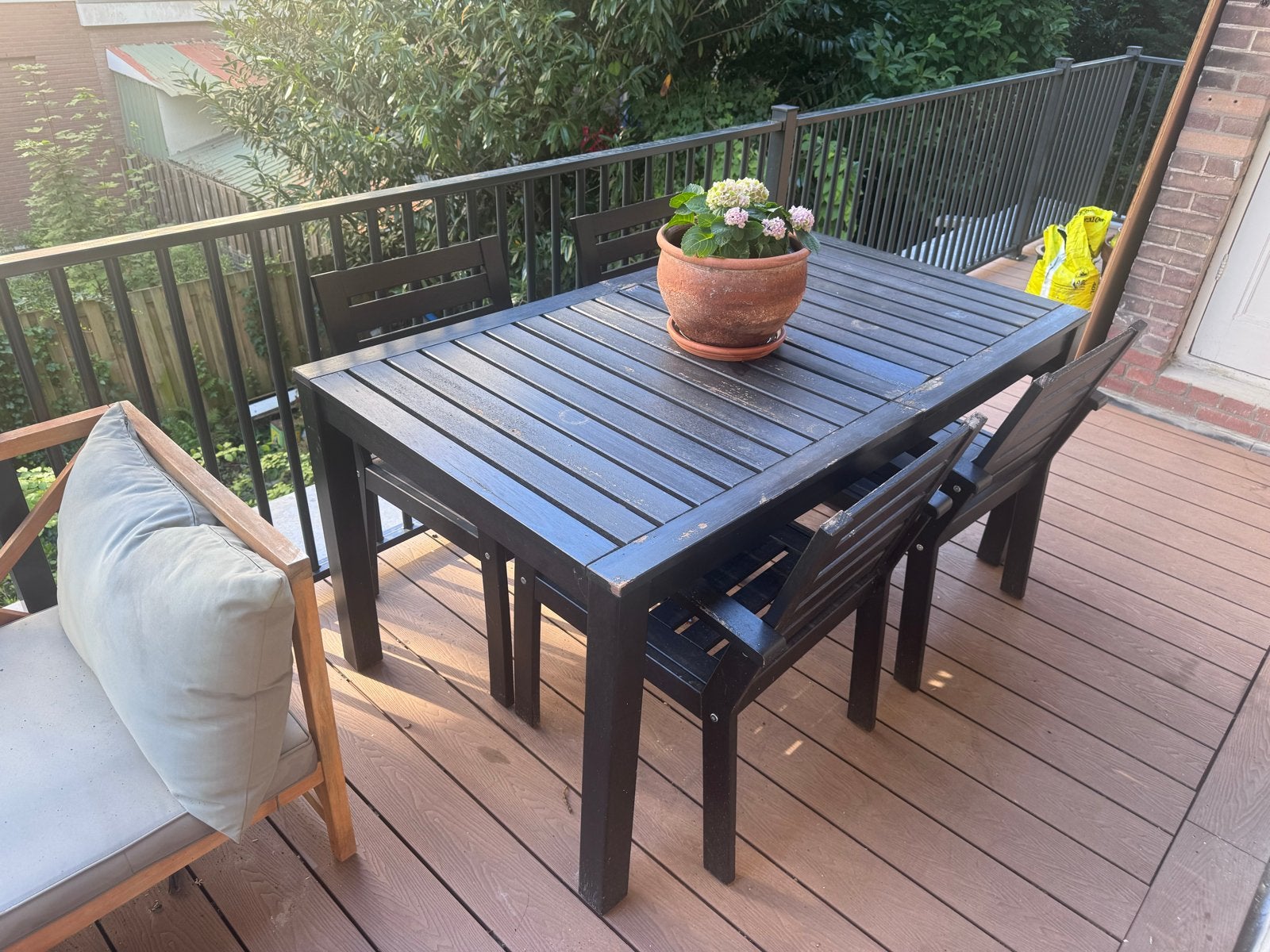Zwarte houten tuinset met 4 stoelen, Ophalen, 4 zitplaatsen, Gebruikt, Eettafel