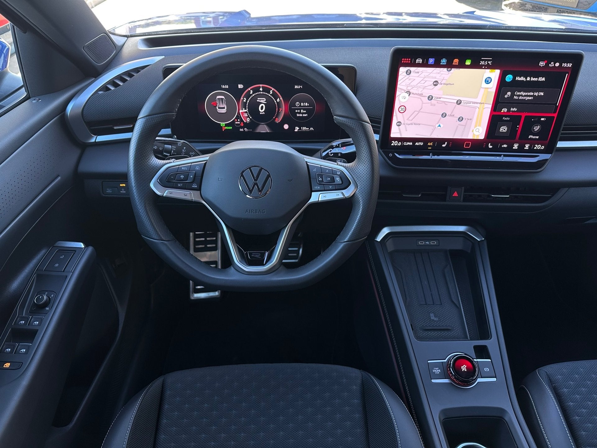 Volkswagen T-Roc 1.5 eTsi 150pk R-Line|Matrix LED|Keyless|AC, Auto's, Dealer onderhouden, Gebruikt, Zwart, 4 cilinders