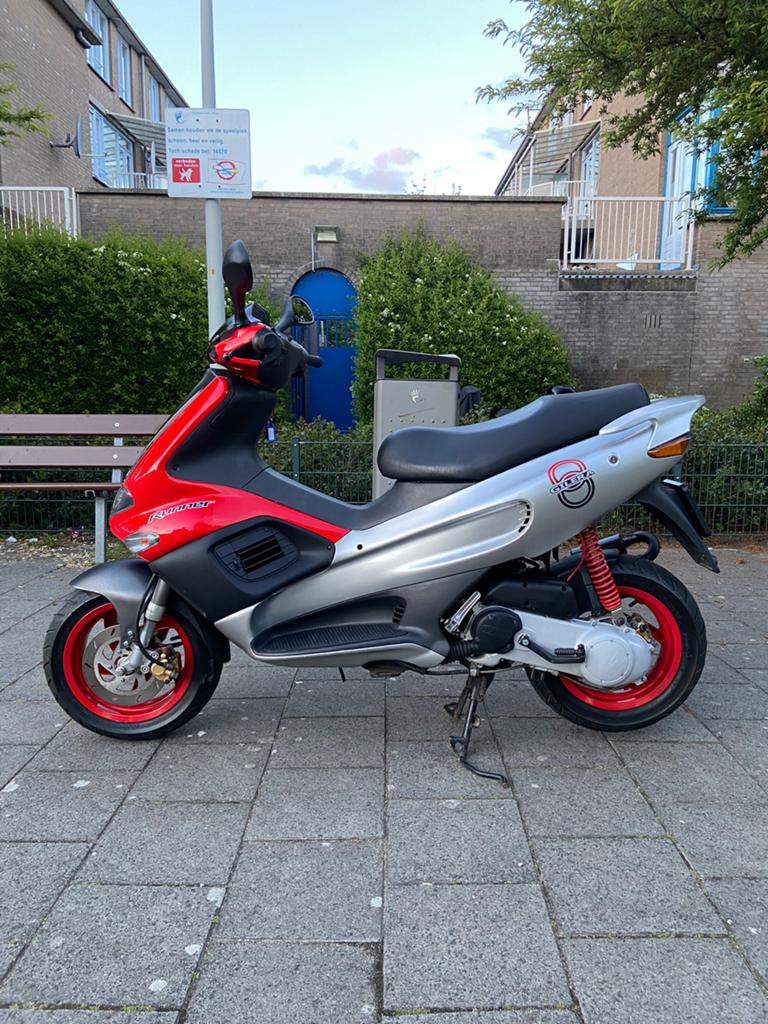 Gilera Runner Sp Pro 50cc 2 Takt Topstaat 6554 KM Brom, Tweetakt, Gebruikt, Overige modellen, Maximaal 45 km/u