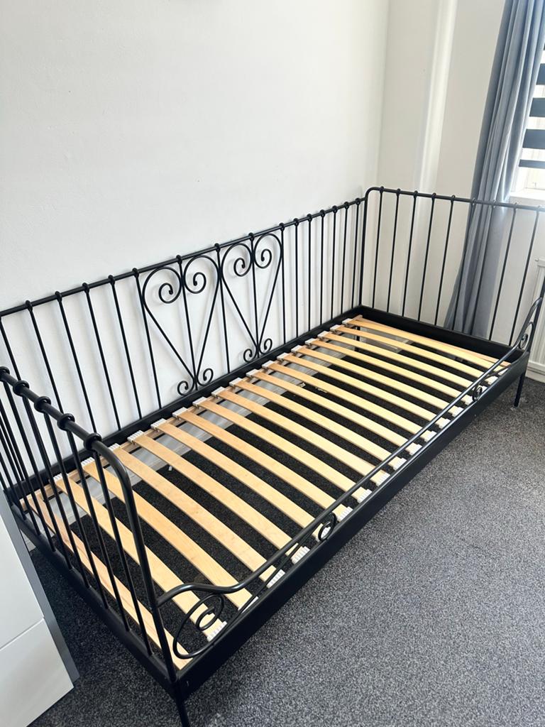 Zwart metalen bed in goede staat, Ophalen, Gebruikt, 90 cm, Eenpersoons