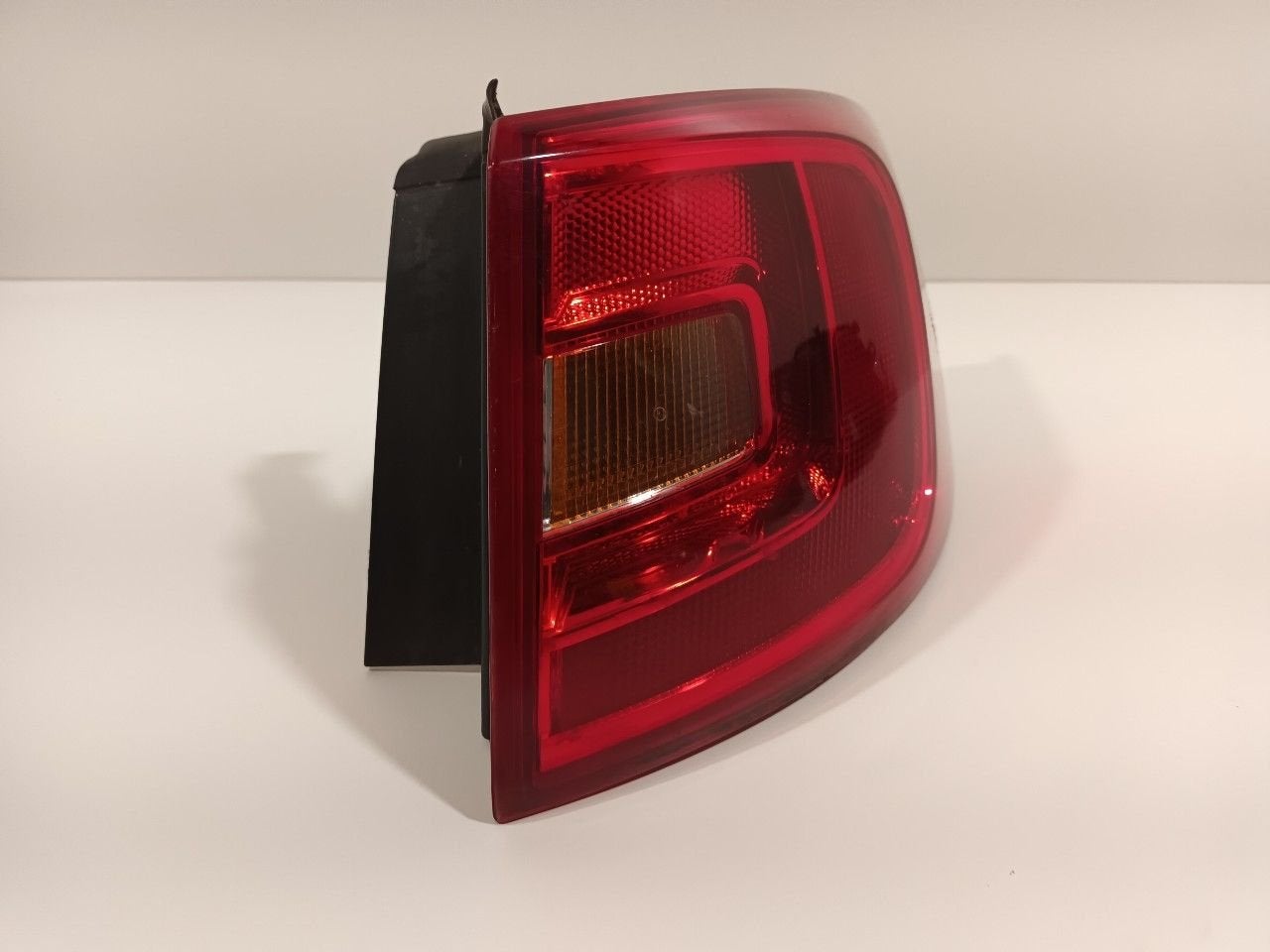 Achterlicht carrosserie rechts Volkswagen Jetta, Auto-onderdelen, Onderdelen@venauto.nl, Van der Ven Autorecycling B.V., Gebruikt