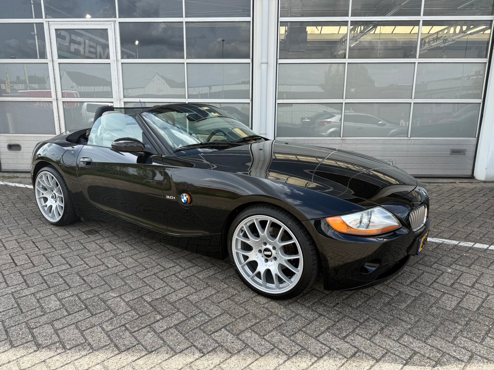 BMW Z4 3.0 I Roadster AUT 2005 Zwart, Auto's, BMW, Automaat, Achterwielaandrijving, Automatische klimaatregeling, Cabriolet