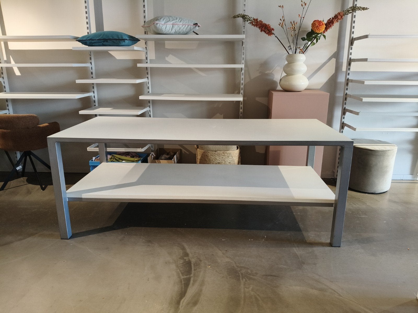 Zware en degelijke tafel, presentatie tafel, Ophalen, Gebruikt, 200 cm of meer, 50 tot 100 cm