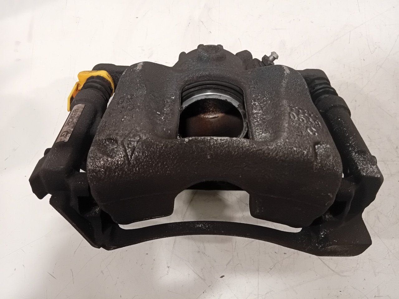 Remklauw links voor Renault Trafic, Onderdelen@venauto.nl, Van der Ven Autorecycling B.V., Gebruikt, Ettenseweg 76, 4706 PB Roosendaal, The Netherlands