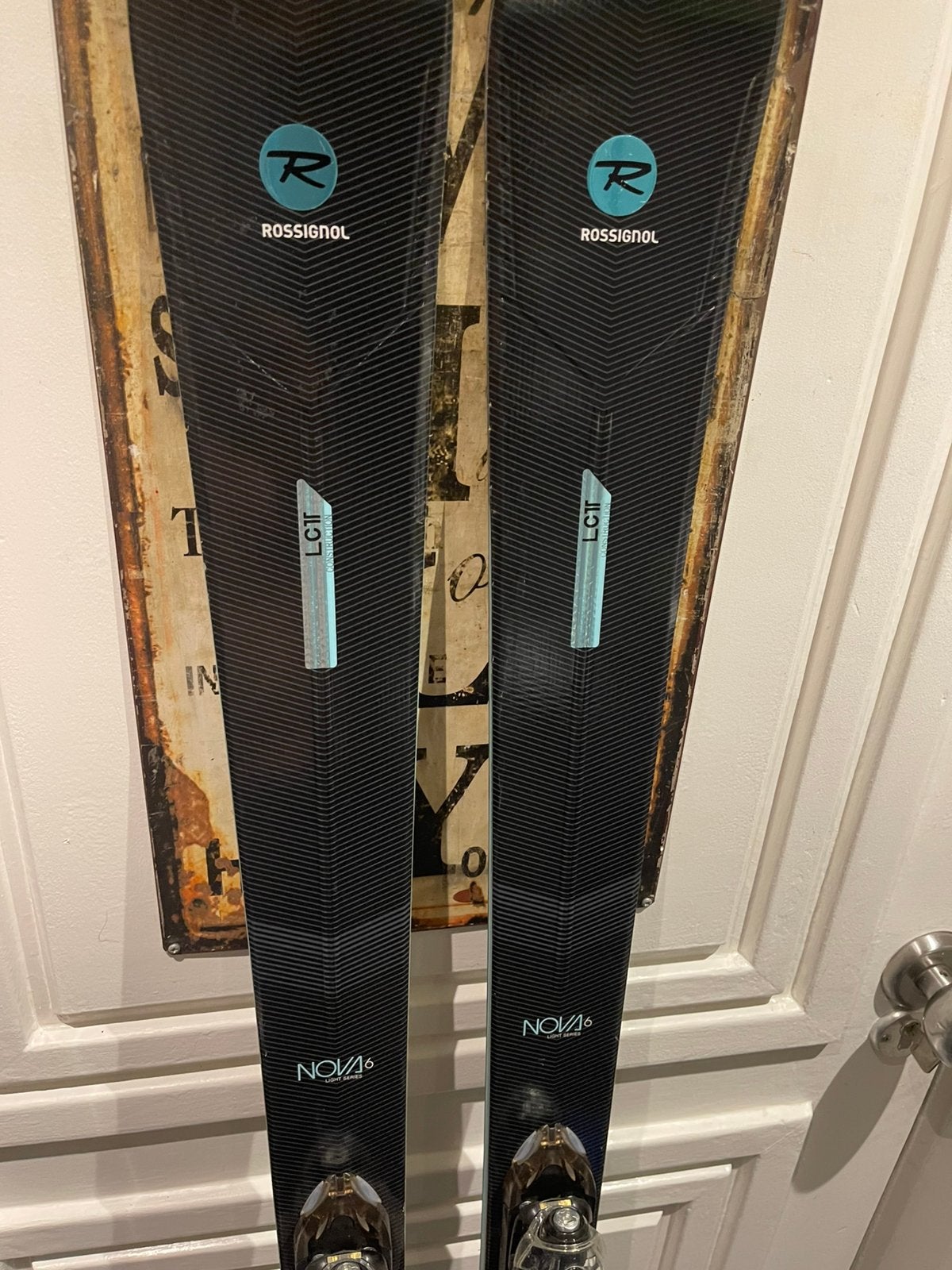 163cm DAMES NOVA 6 carve skis lct, 160 tot 180 cm, Rossignol, Ophalen of Verzenden, Zo goed als nieuw