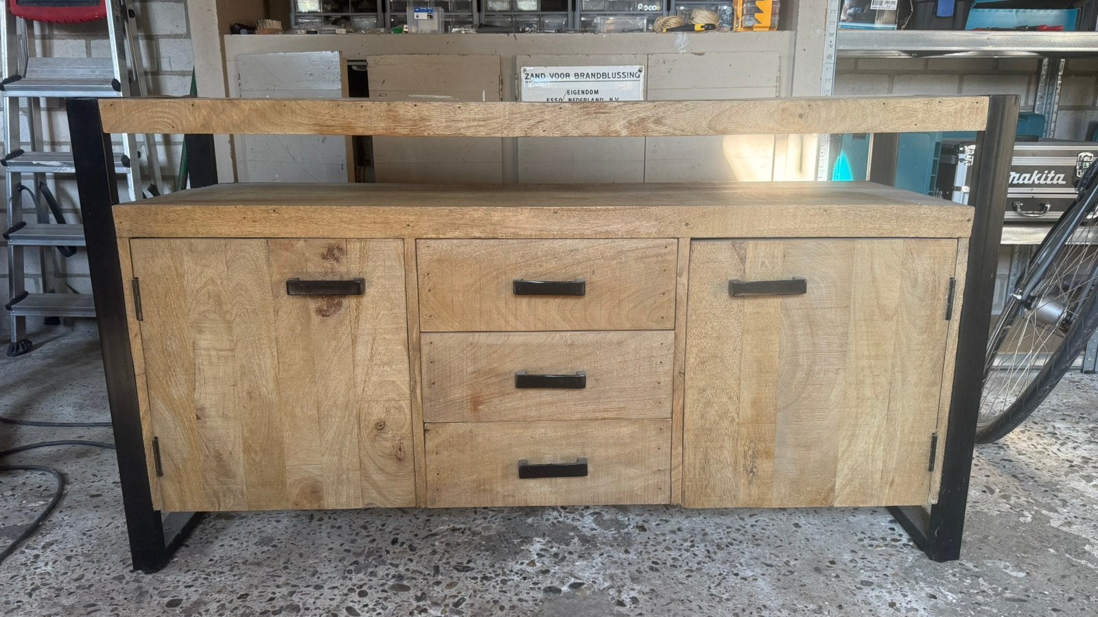 Goossens Massief houten dressoir, Ophalen, Zo goed als nieuw, Eikenhout, Industrieel
