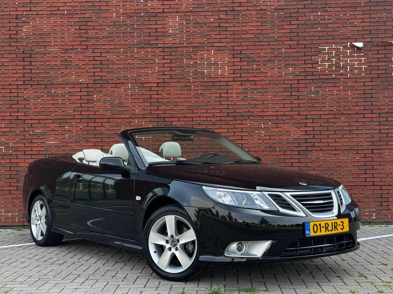 Saab 9-3 Cabrio 1.8T Automaat Vector | Trekhaak | Leer |, 1998 cc, Beige, 4 cilinders, Cabriolet