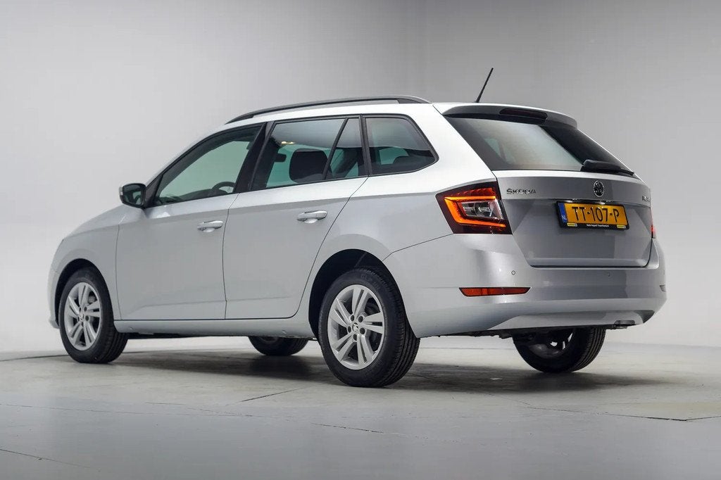 Skoda Fabia Combi 1.0 TSI Style [ Navi Clima PDC ], Auto's, Gebruikt, 49 €/maand, Origineel Nederlands, Handgeschakeld