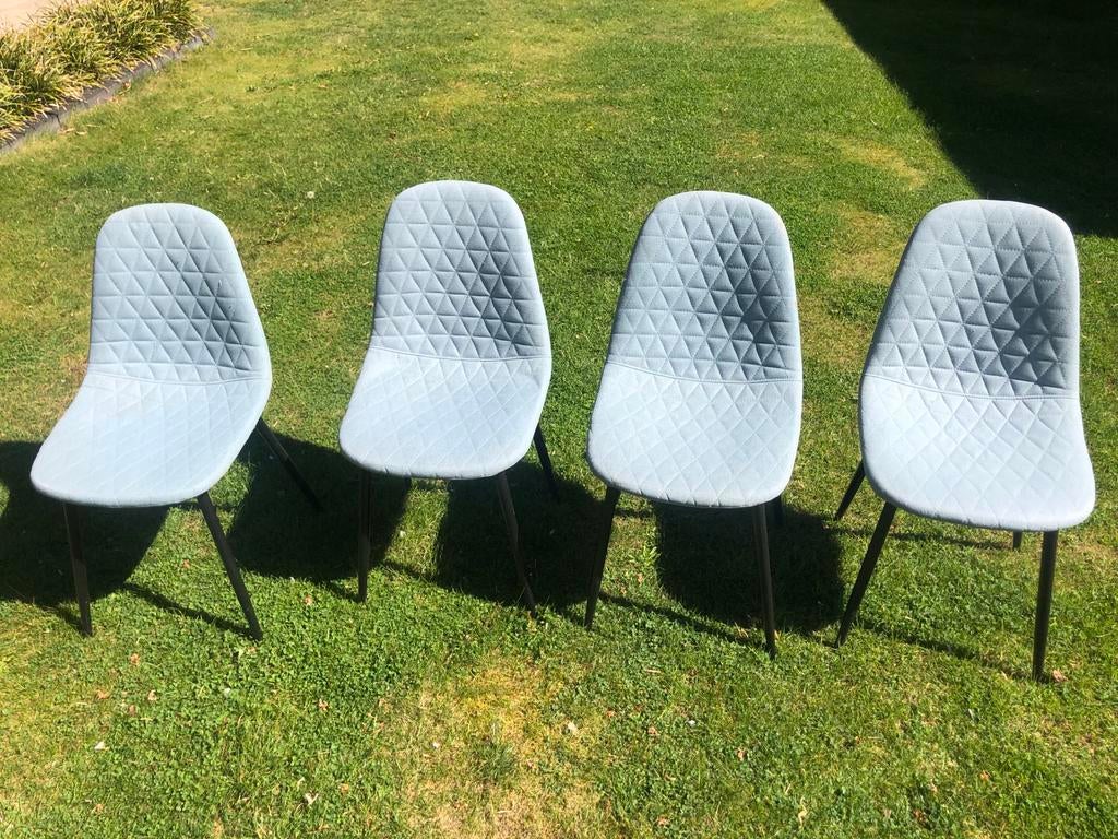 4  turquoise blauwe gewatteerde stoelen, Huis en Inrichting, Stoelen, Ophalen, Gebruikt, Overige kleuren, Vier