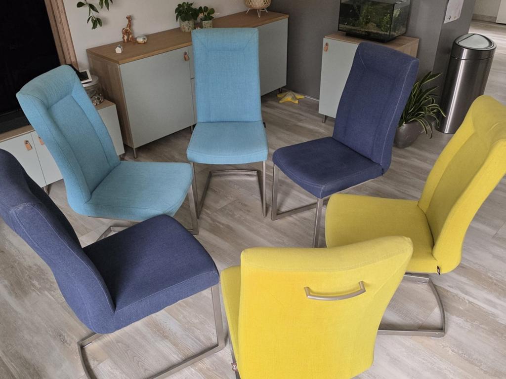 H&H eetkamerstoelen 6 stuks. Uit 2 persoons huish rookvrij, Ophalen, Gebruikt, Overige kleuren, Aluminium slede stoelen