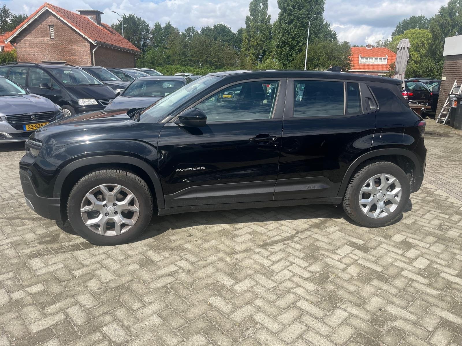 Jeep Avenger 1.2 Longitude navi apple play lm velg leder cam, Auto's, Voorwielaandrijving, 101 pk, Gebruikt, 1199 cc