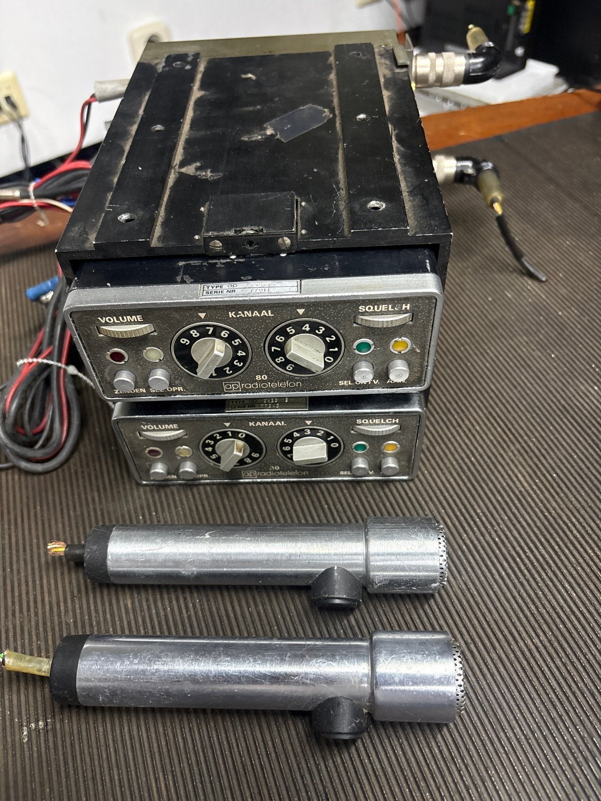 AP Radiotelefoon AP-2000 Politie mobilofoon jaren '80/'90, Telecommunicatie, Ophalen of Verzenden, Gebruikt, Zender en Ontvanger