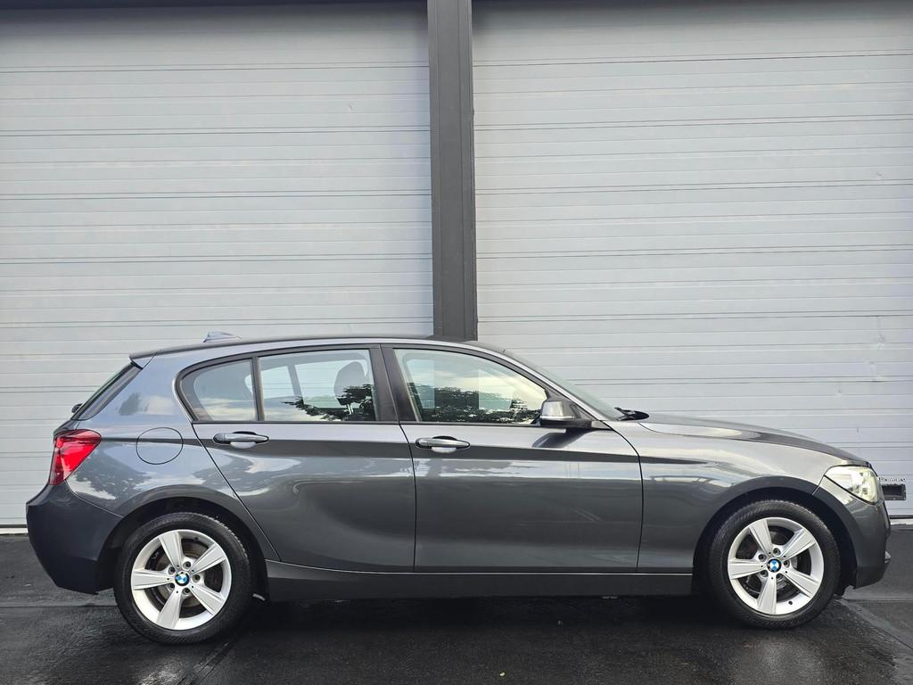 BMW 1-serie 116i 5 deurs nette staat, 1-Serie, Euro 5, Gebruikt, Zwart