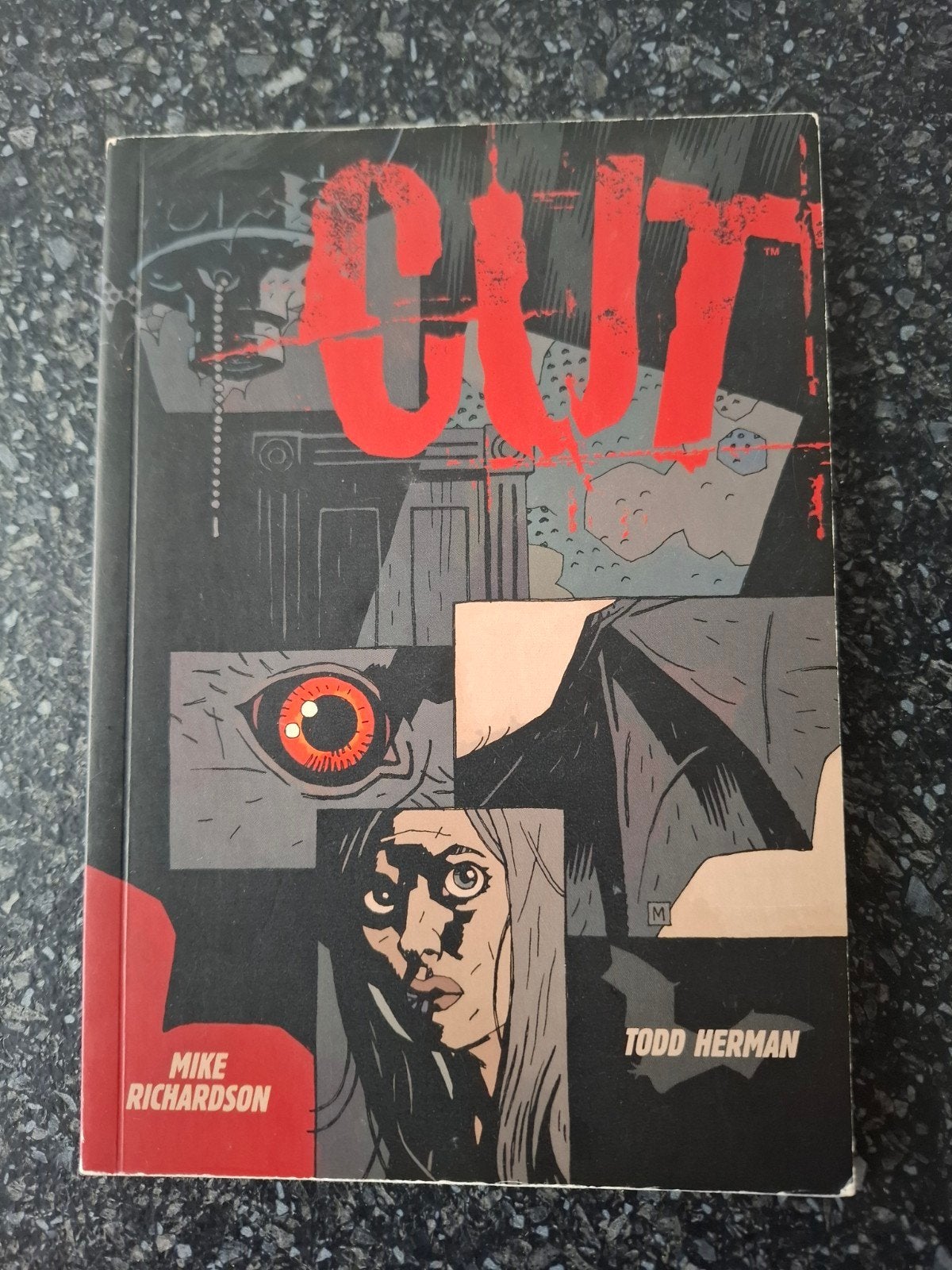Cut / Richardson & Herman, Boeken, Eén stripboek, Ophalen of Verzenden, Gelezen
