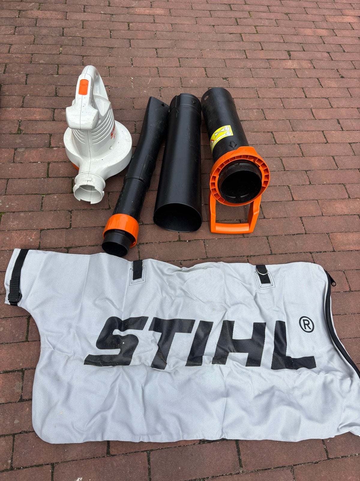 Stihl SHE 71 Elektrische Bladblazer/Bladzuiger, Ophalen, Handgedragen, Zo goed als nieuw, Met opvangzak