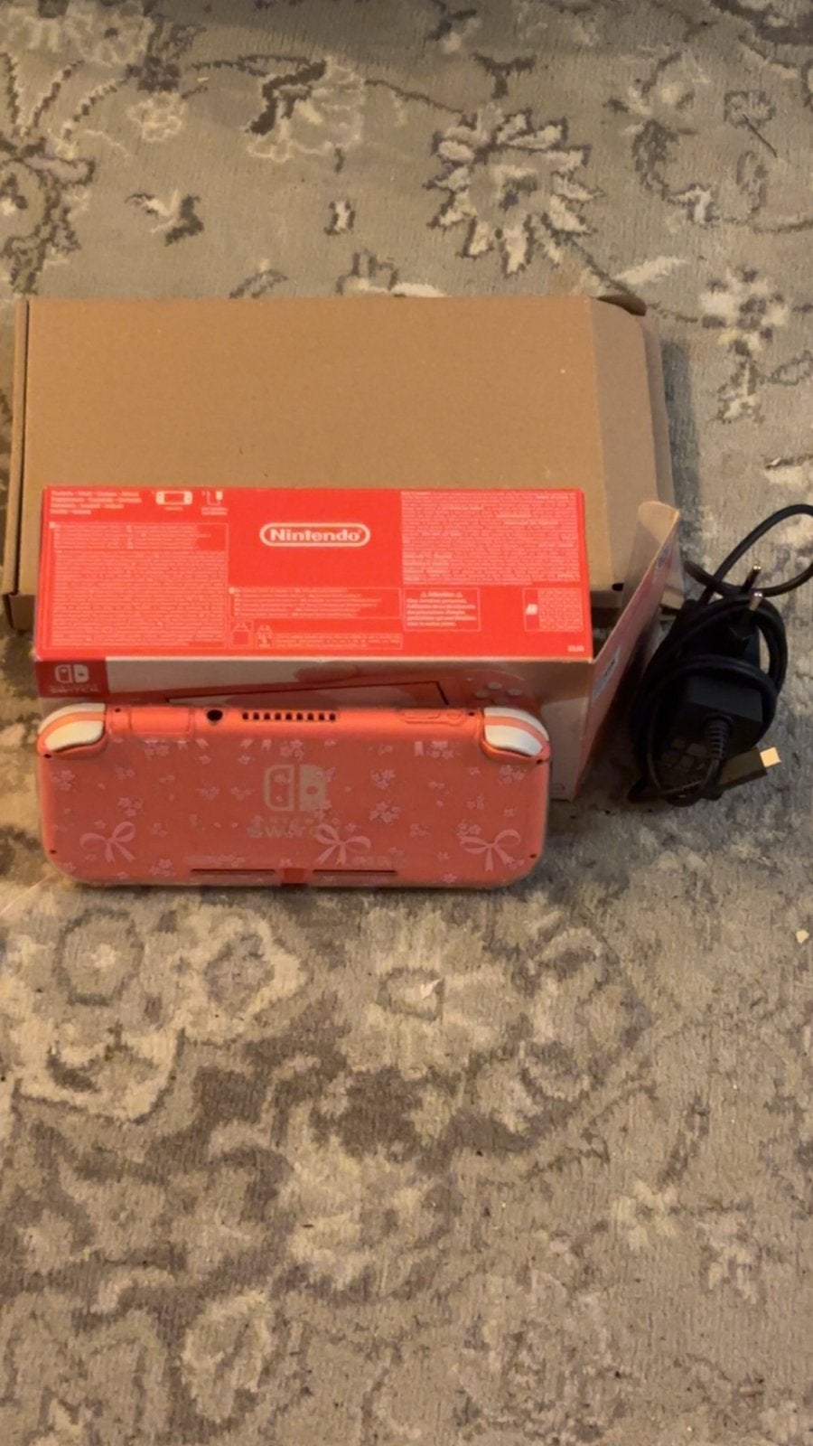 Nintendo Switch Lite Roze met grijze hoes, Ophalen, Roze of Coral, Zo goed als nieuw, Met beschermhoes of tas