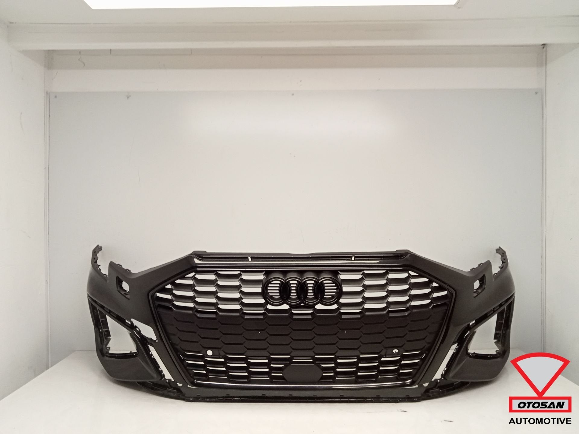 Audi A3 S3 8Y S-Line Voorbumper Origineel! 2020+, Gebruikt, AUDI AG, Auto-Union-Strasse 1
85045  Ingolstadt, DE, Kundenbetreuung@audi.de