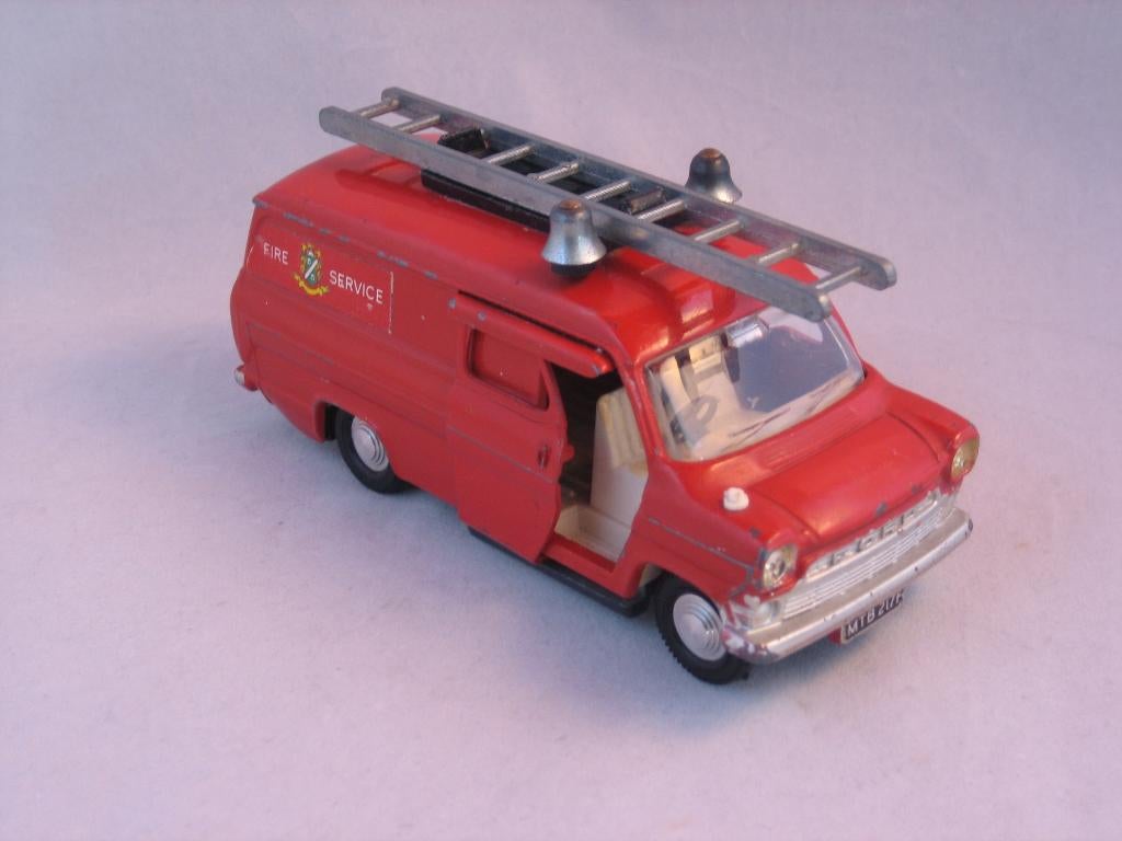 Dinky Toys  Ford Transit Fire Van/IZGS!!, Hobby en Vrije tijd, Modelauto's | 1:43, Zo goed als nieuw, Auto, Dinky Toys, Verzenden