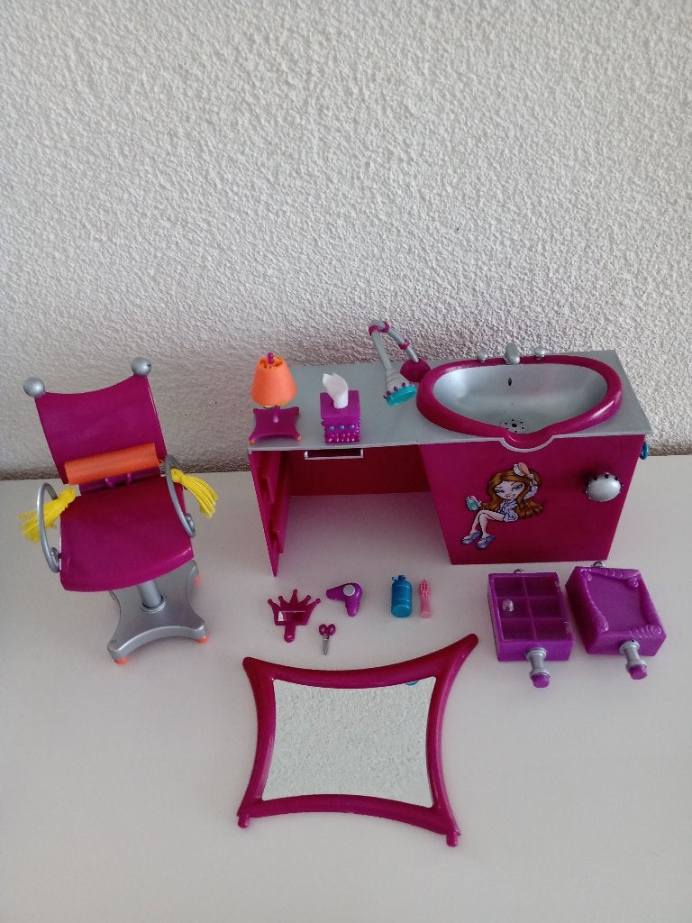 Accessoires voor Bratz Stylin' Hair Studio uit 2002, Ophalen of Verzenden, Gebruikt, Accessoires