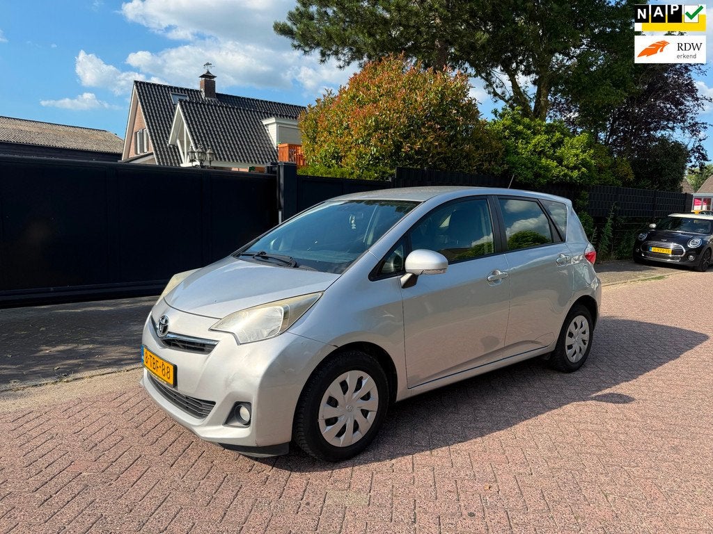 Toyota Verso-S 1.3 VVT-i Aspiration bj 2013 clima, Auto's, Toyota, Voorwielaandrijving, Euro 5, Gebruikt, 4 cilinders