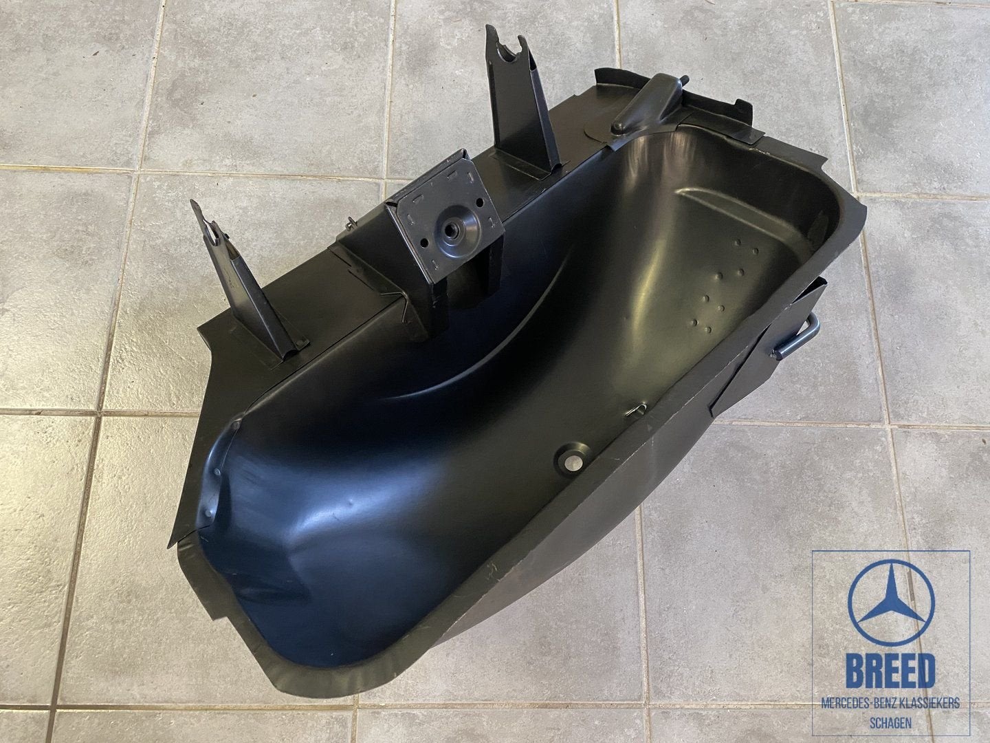 NOS reservewielbak voor Mercedes-Benz W114 W115 /8, Ophalen, -, Nieuw, -