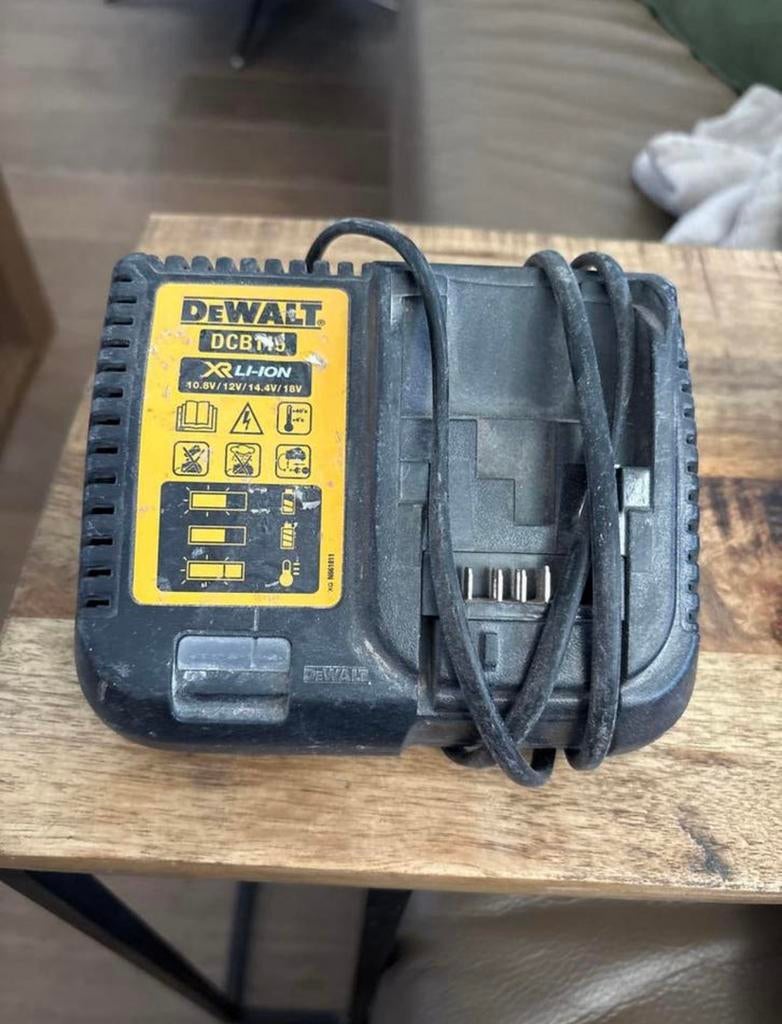 Acculader de walt, Ophalen, Zo goed als nieuw