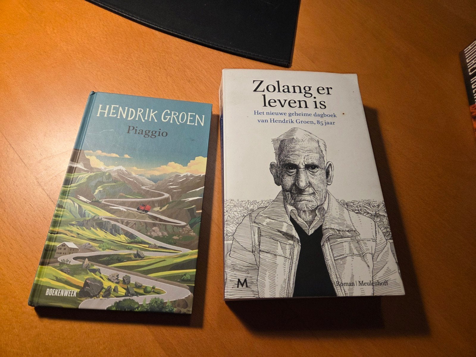 Boeken Hendrik Groen: Zolang er leven is & Piaggio, Boeken, Ophalen of Verzenden, Gelezen, Hendrik Groen, Nederland