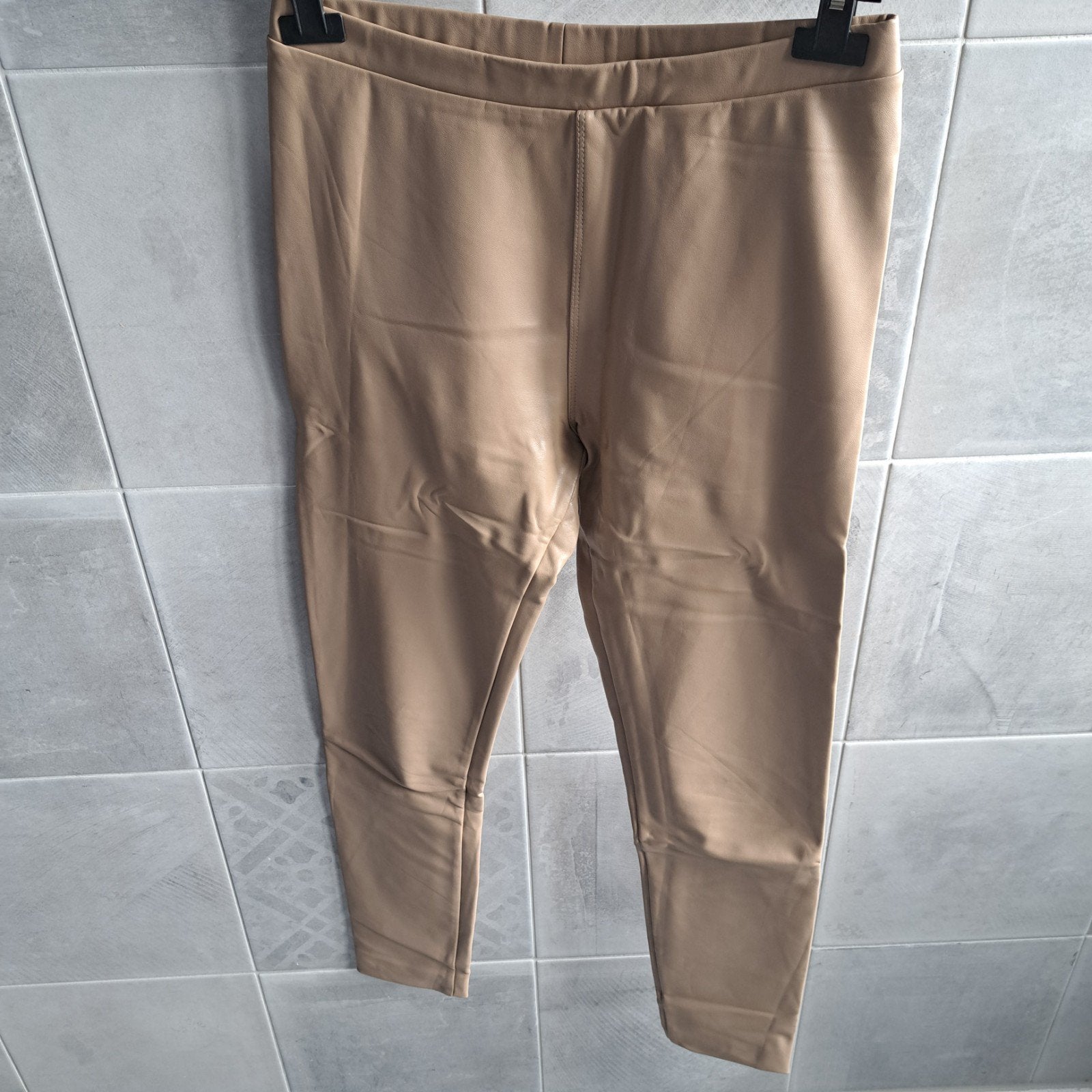 Norfy imitatie leren legging maat 38 beige/taupe, Kleding | Dames, Leggings, Maillots en Panty's, Legging, Maat 36/38 (S), Beige