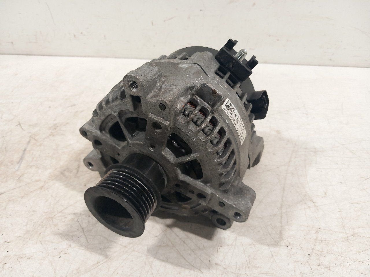 Dynamo BMW 5 serie, Onderdelen@venauto.nl, Van der Ven Autorecycling B.V., Gebruikt, Ettenseweg 76, 4706 PB Roosendaal, The Netherlands