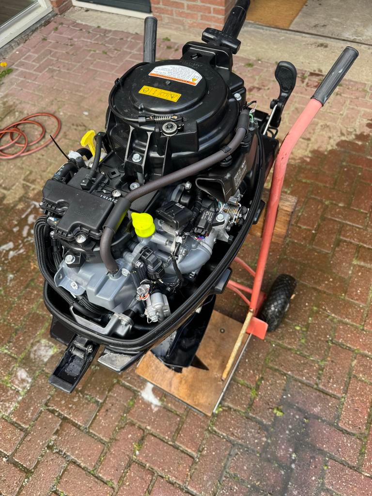 Suzuki buitenboordmotor 20 pk 4-takt injectie met Rubberboot, Ophalen, 10 tot 30 pk, Viertaktmotor, Zo goed als nieuw