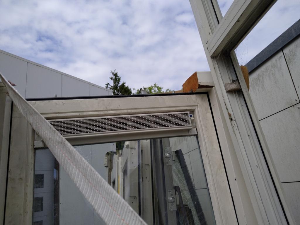 Erker kozijn met dubbele tuindeuren, Doe-het-zelf en Verbouw, Deuren en Horren, Gebruikt, Ophalen of Verzenden, Buitendeur, Glas