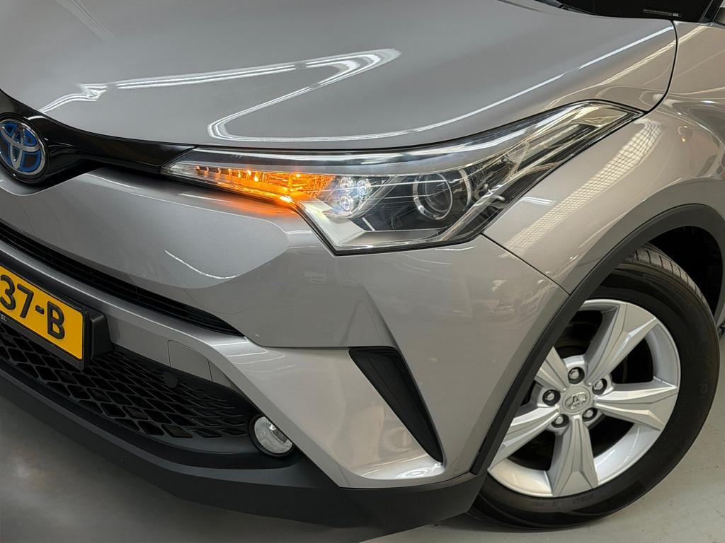 Toyota C-HR 1.8 Hybrid Dynamic Stoelverwarming Camera, Auto's, Toyota, Stof, 4 cilinders, 98 pk, Bedrijf